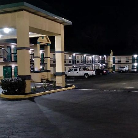 Super 8 By Wyndham Columbia Exterior foto