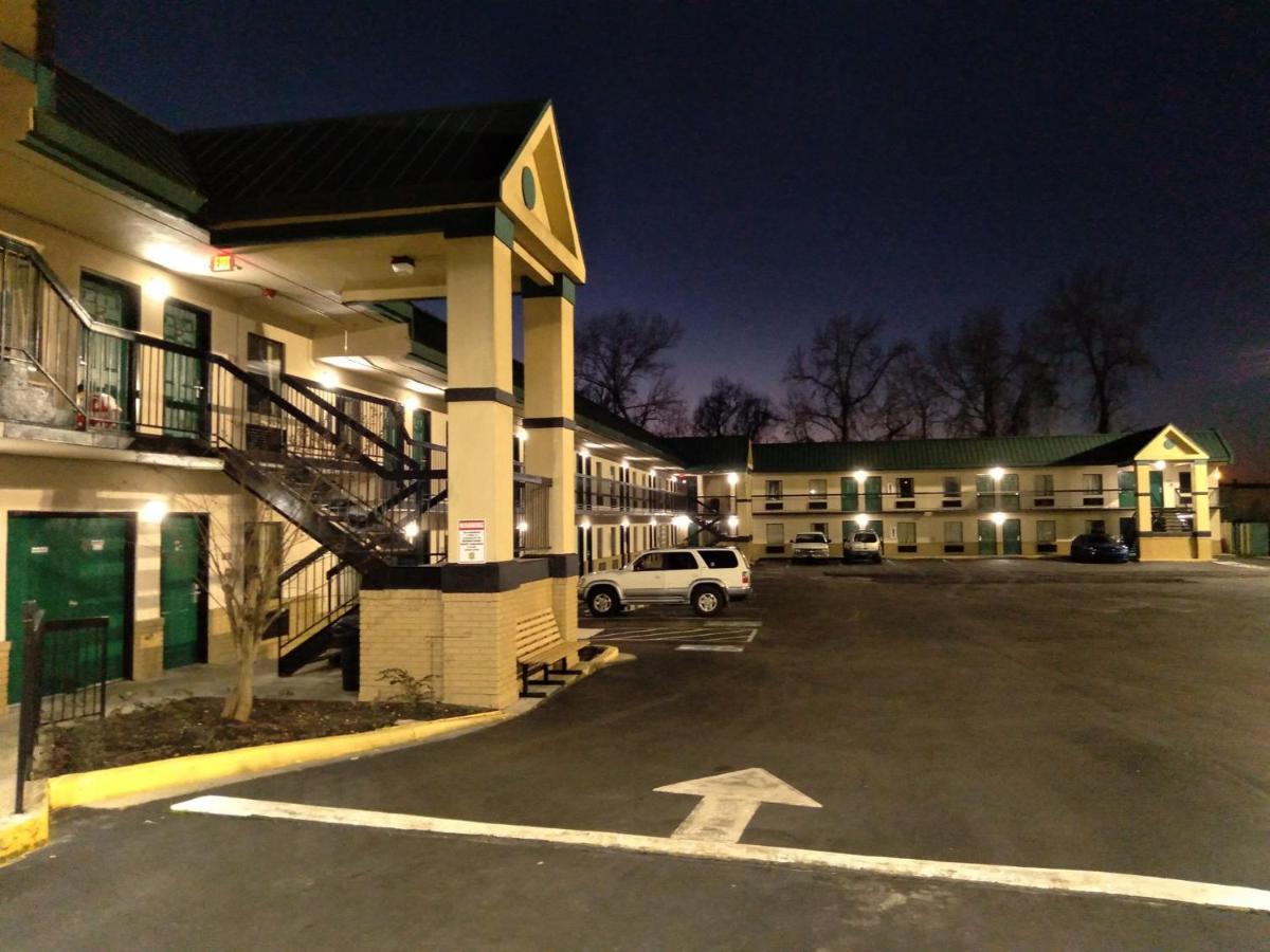 Super 8 By Wyndham Columbia Exterior foto