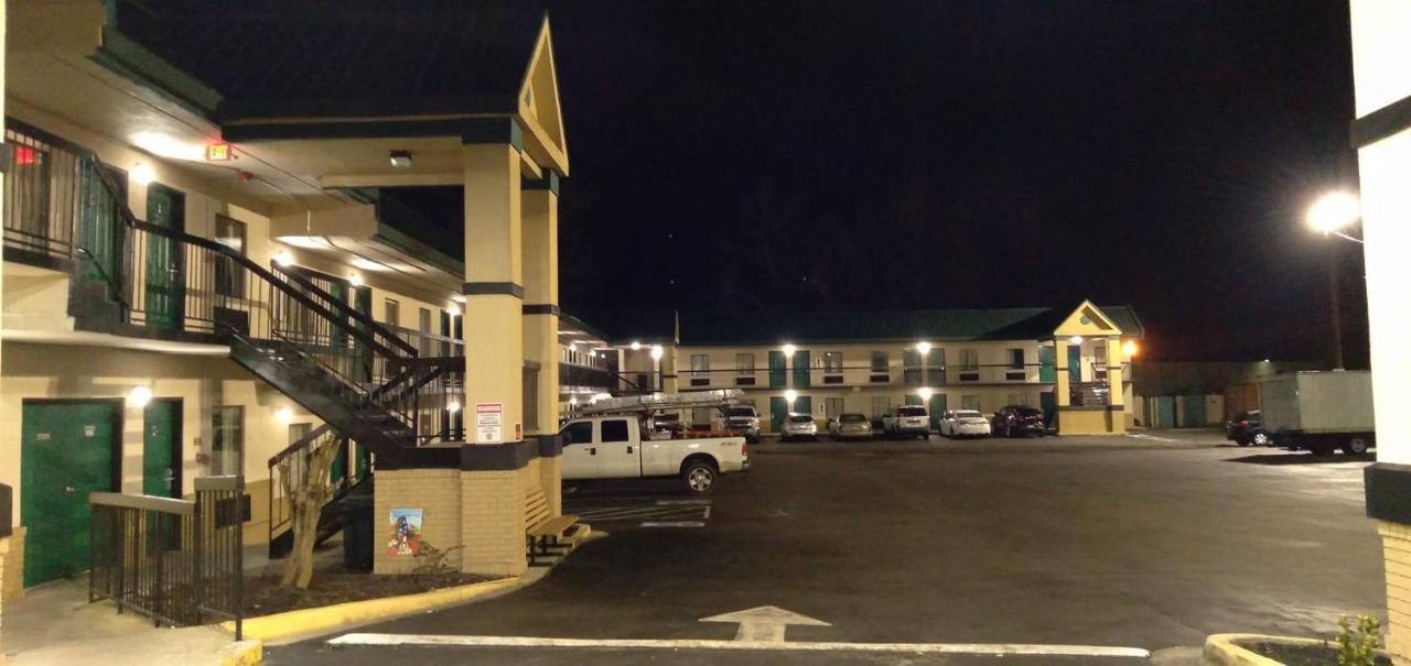 Super 8 By Wyndham Columbia Exterior foto