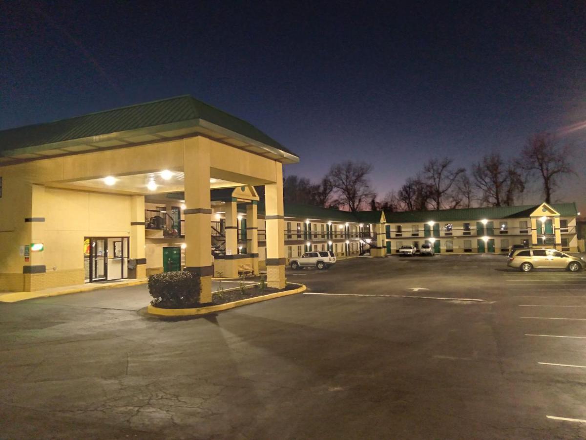 Super 8 By Wyndham Columbia Exterior foto