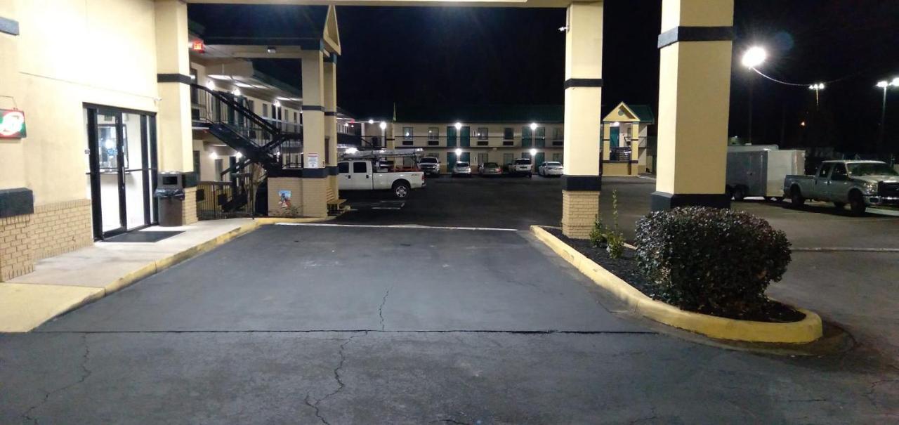 Super 8 By Wyndham Columbia Exterior foto