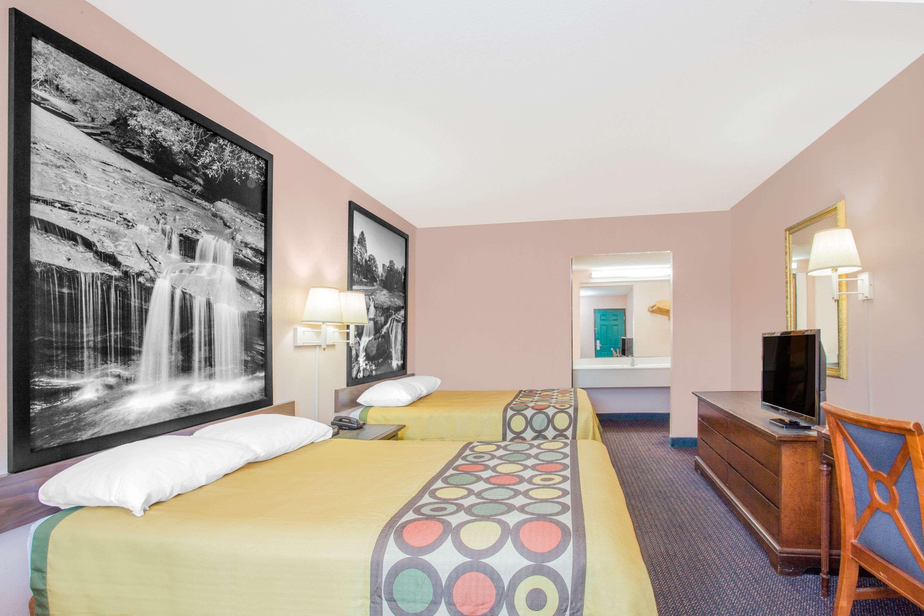 Super 8 By Wyndham Columbia Exterior foto